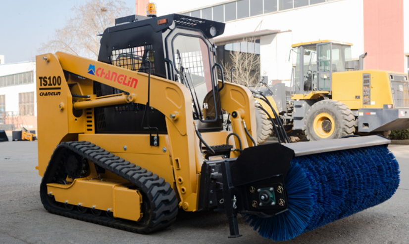 Расширение границ применения: многофункциональные вспомогательные решения для погрузчиков с подвижным механизмом повышают эффективность инженерных работ.